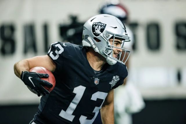 Hunter Renfrow signe un contrat de deux ans avec les Raiders d'Oakland